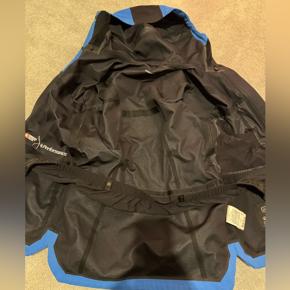Women’s Peak Performance Kirkwood Shell - Picture 6 of 12
